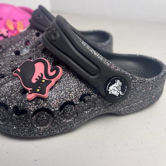 Crocs Classic Clog Toddler Size 7C Lot Girls Pink & Black Glitter w/ Shoe Charms - Picture 5 of 16